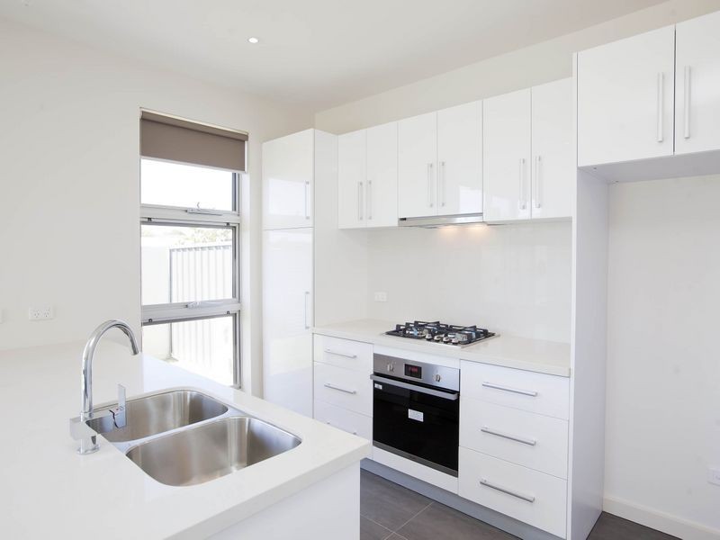 2/280 Military Road, Semaphore Park SA 5019