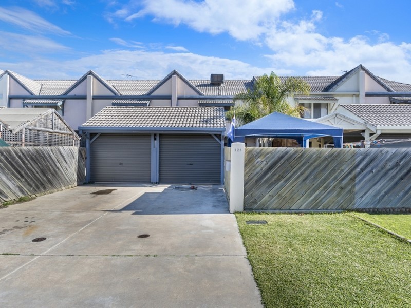 124 Gulf Point Drive, North Haven SA 5018