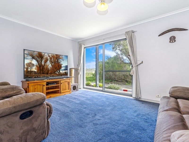 124 Gulf Point Drive, North Haven SA 5018