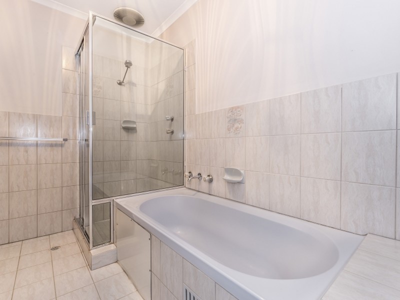 124 Gulf Point Drive, North Haven SA 5018