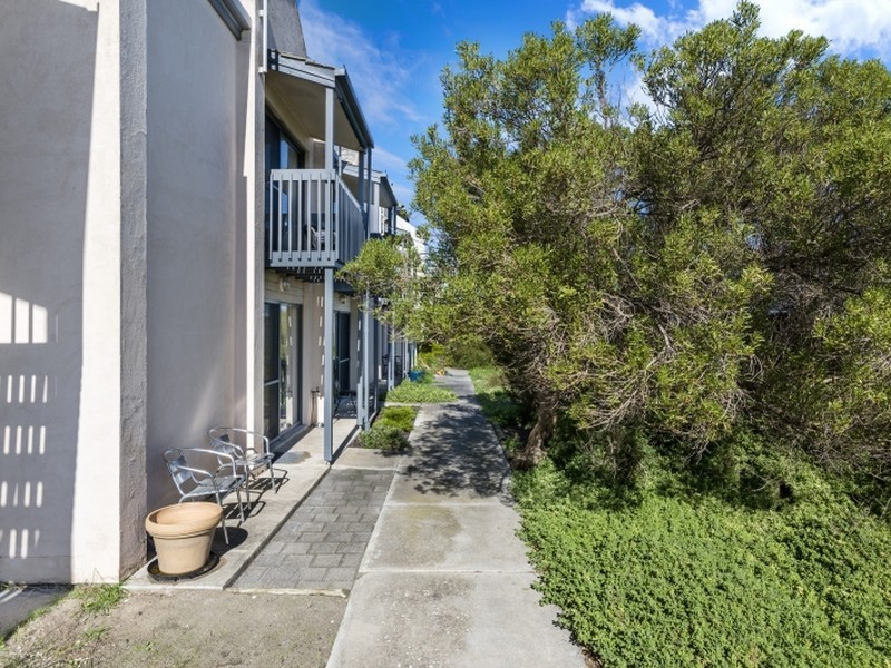 124 Gulf Point Drive, North Haven SA 5018