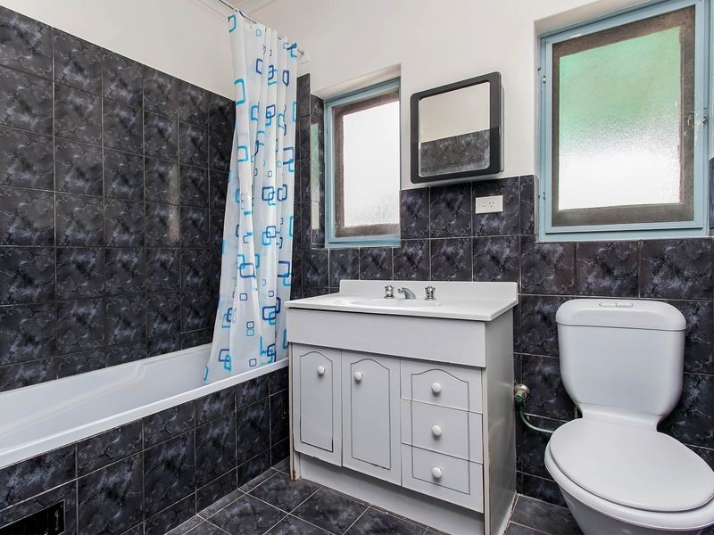 25 Raymond Avenue, Seaton SA 5023