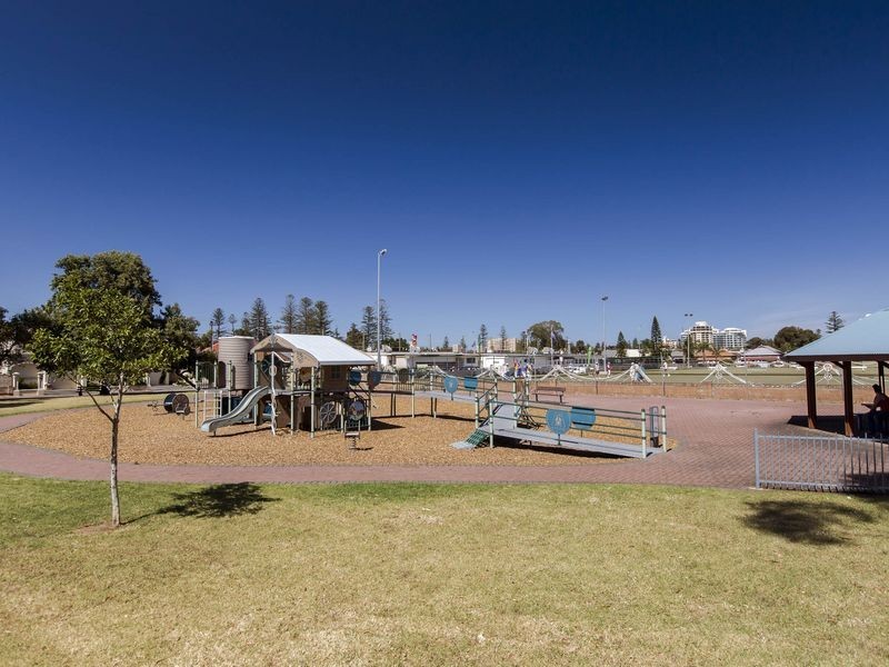 16/17 Caroline Street, Glenelg North SA 5045