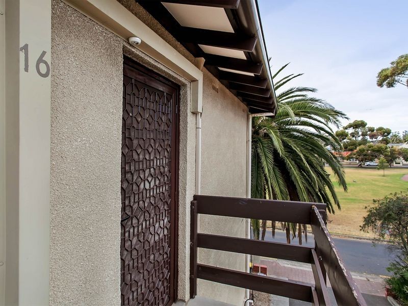 16/17 Caroline Street, Glenelg North SA 5045