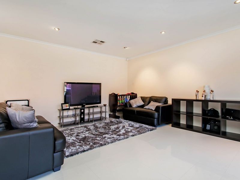 2 Cameron Avenue, Findon SA 5023