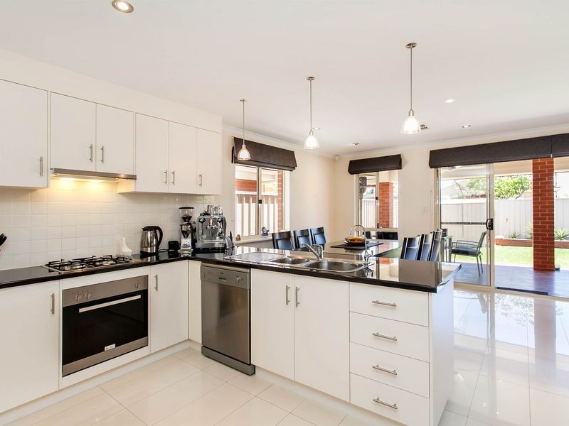 2 Cameron Avenue, Findon SA 5023