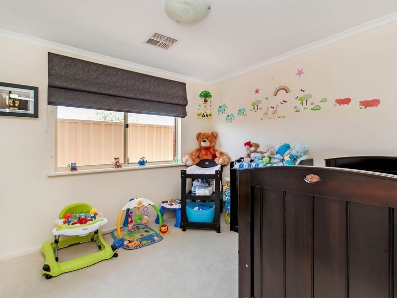 2 Cameron Avenue, Findon SA 5023