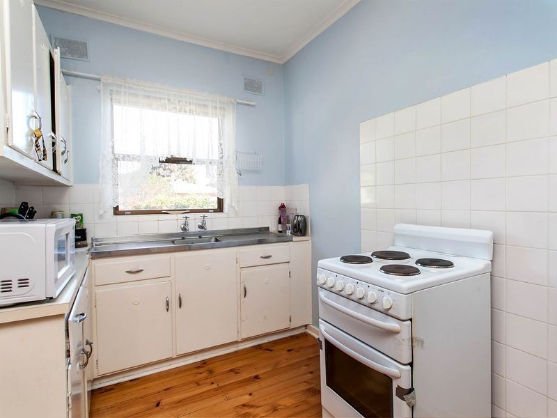 10 Brady Street, Elizabeth Downs SA 5113