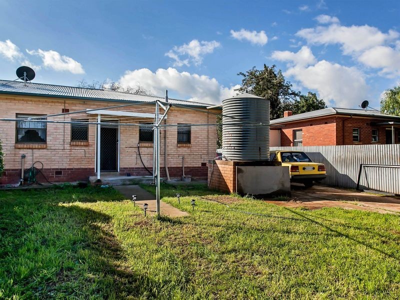 10 Brady Street, Elizabeth Downs SA 5113