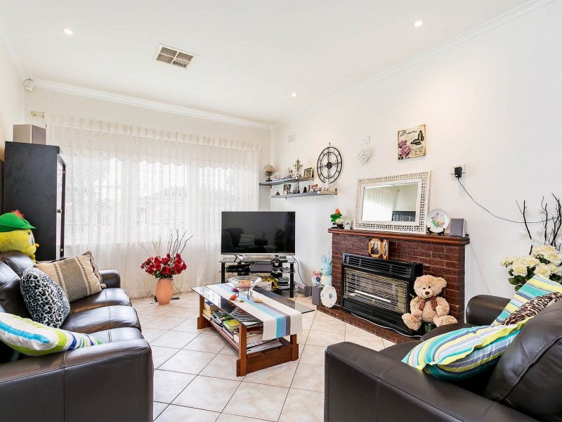 12 Strathbogie Street, Findon SA 5023
