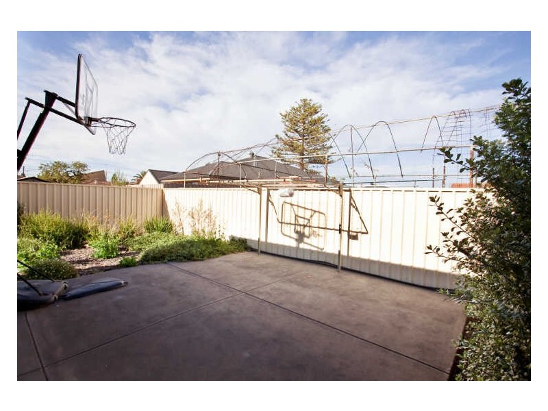 4/2 Pearce Street, Ottoway SA 5013