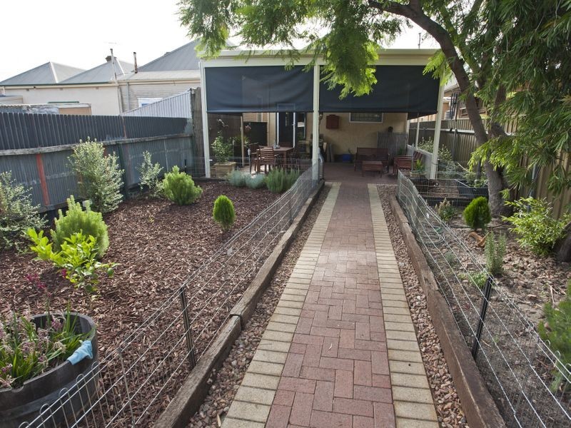 27 Fletcher Road, Birkenhead SA 5015