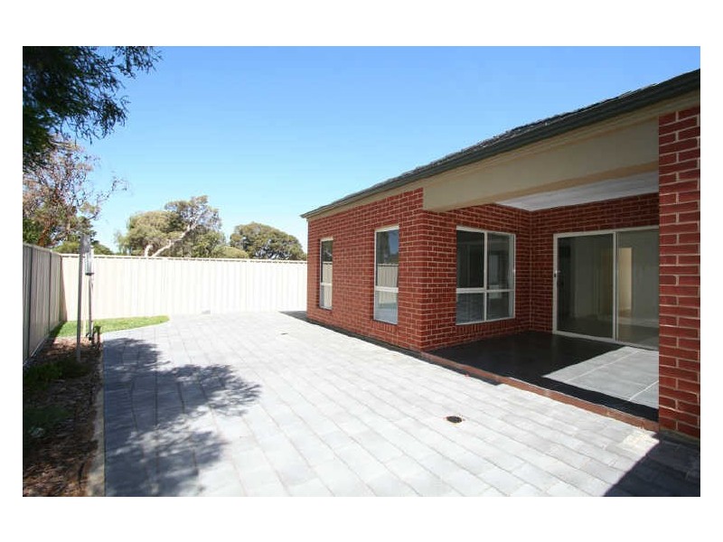 33 Manly Circuit, West Lakes Shore SA 5020