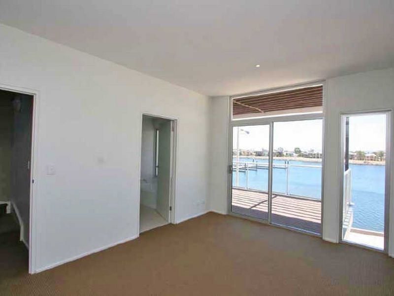 2 Parri Crescent, Port Adelaide SA 5015