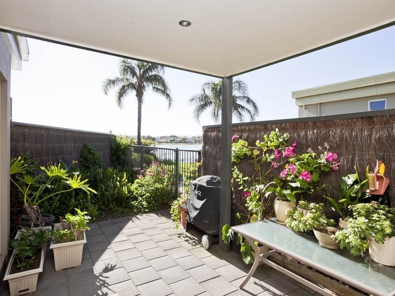 4/74 Military Road, Tennyson SA 5022