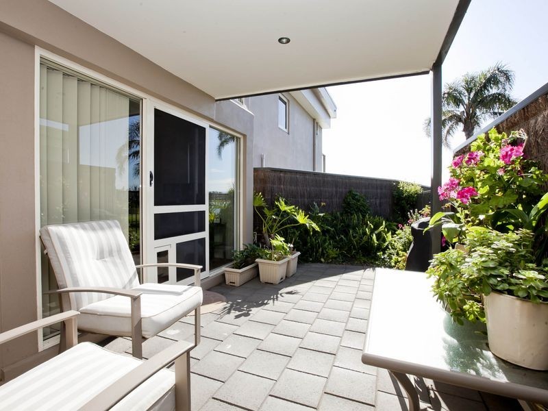 4/74 Military Road, Tennyson SA 5022