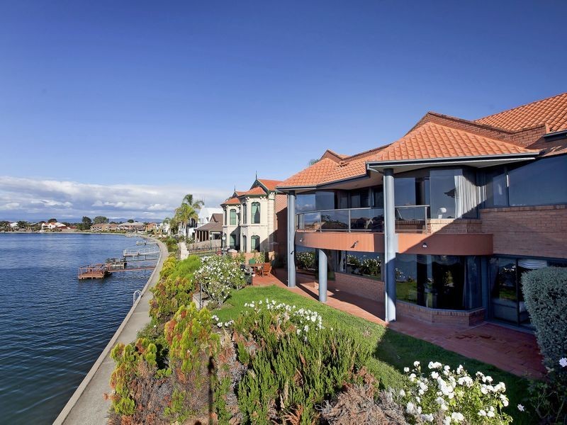 2 Sunrise Court, West Lakes SA 5021