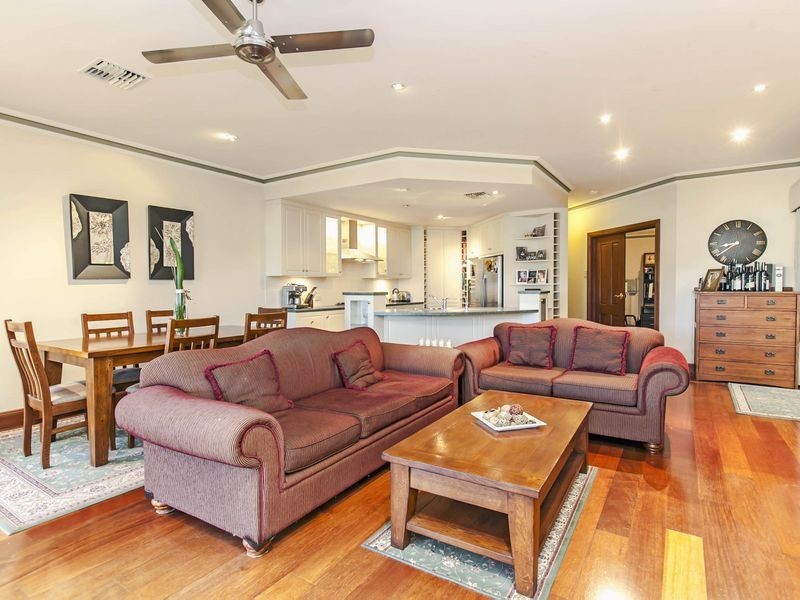 42 Golflands Terrace, Glenelg North SA 5045