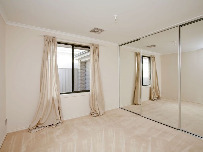 52a Newcombe Avenue, West Lakes Shore SA 5020