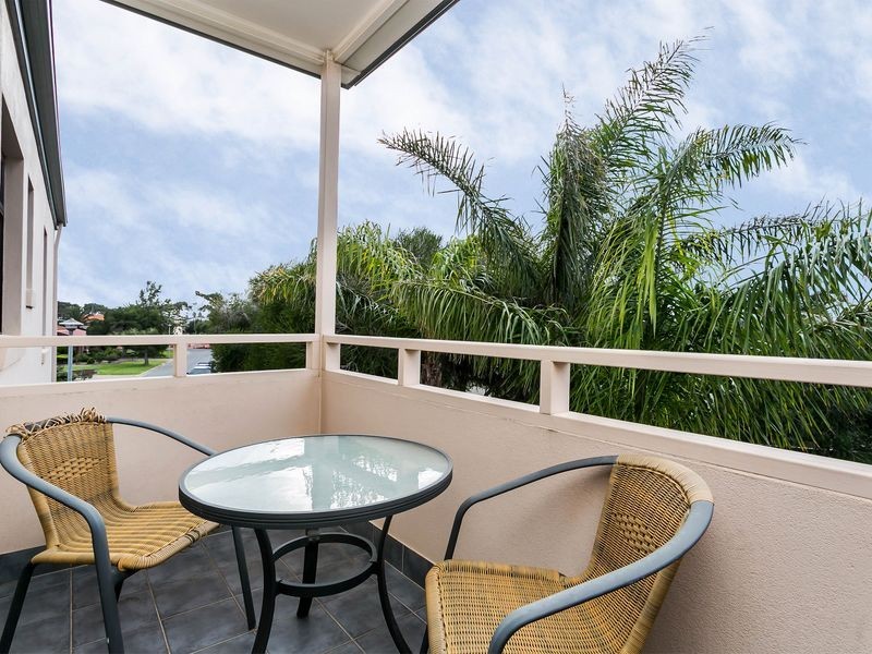 21 Boyd Crescent, West Lakes Shore SA 5020