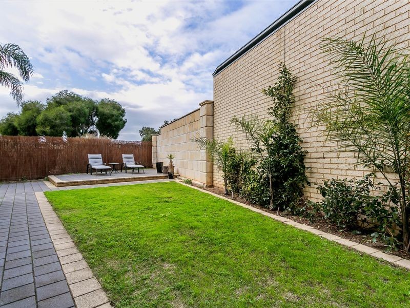 21 Boyd Crescent, West Lakes Shore SA 5020