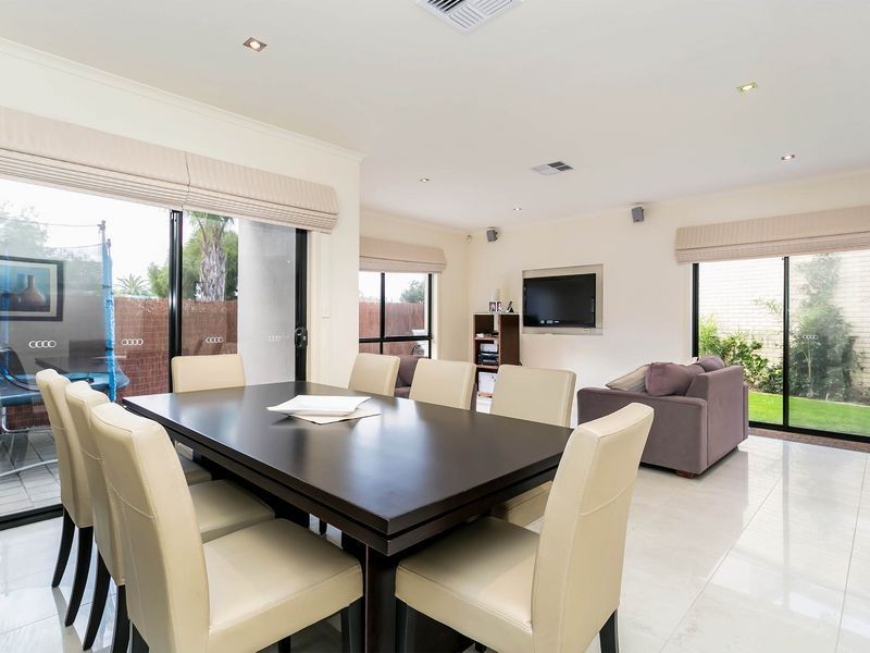 21 Boyd Crescent, West Lakes Shore SA 5020