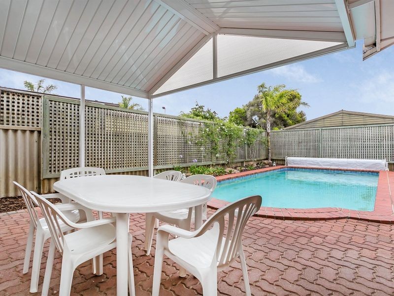 4 Santiago Street, West Lakes Shore SA 5020