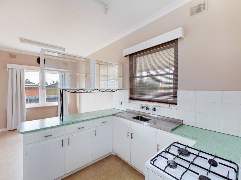 6 McAllan Avenue, Seaton SA 5023