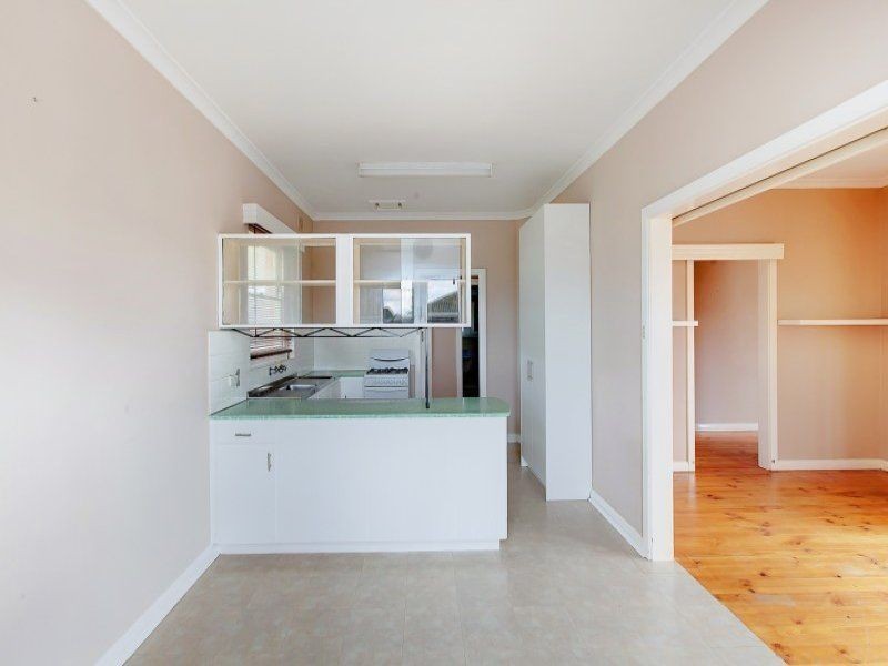 6 McAllan Avenue, Seaton SA 5023