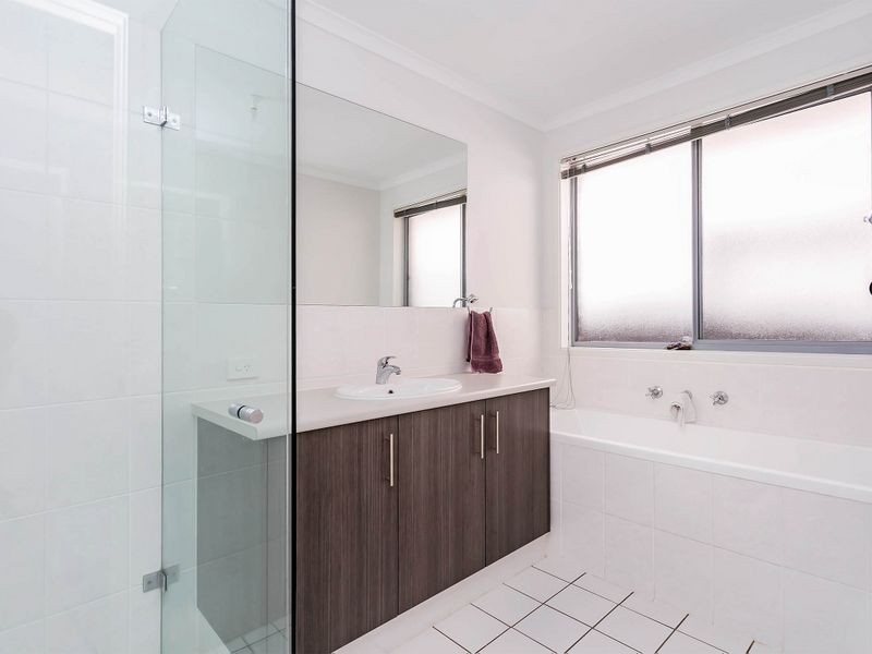 46 Oakvale Way, Hallett Cove SA 5158