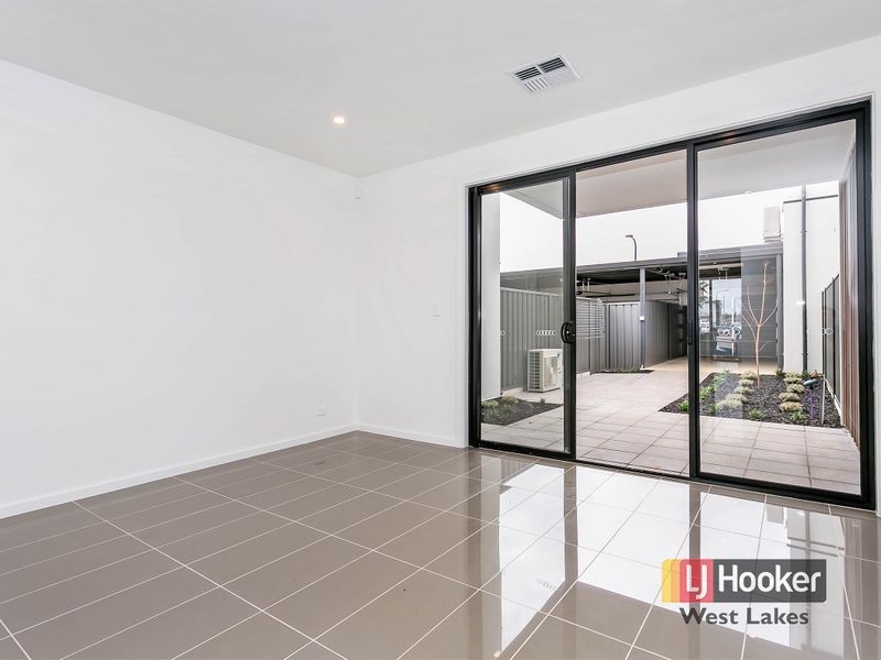 28 Stallion Drive, St Clair SA 5280
