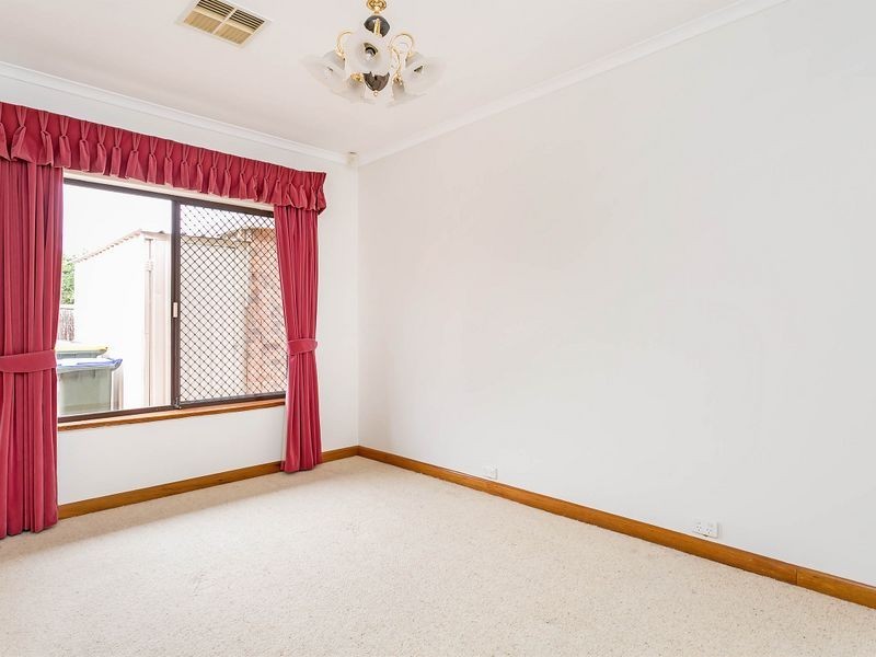 2 Martinique Court, West Lakes SA 5021