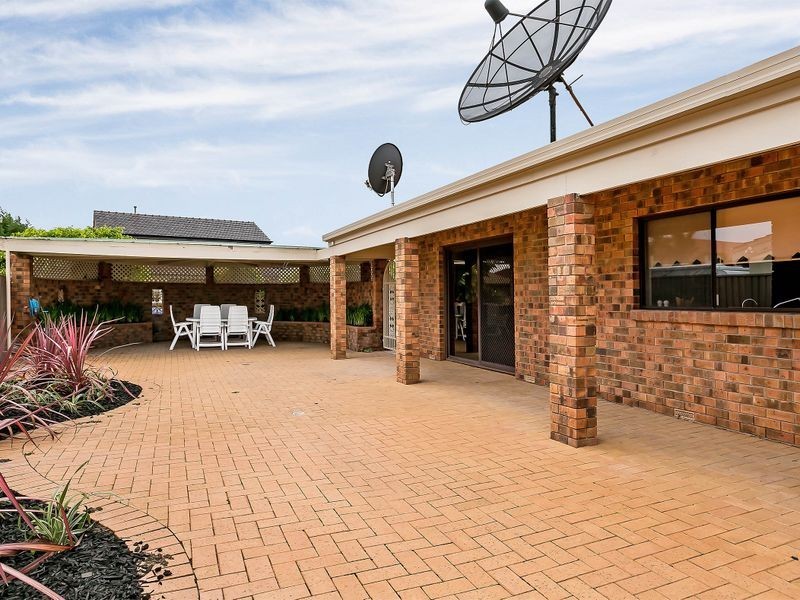 2 Martinique Court, West Lakes SA 5021