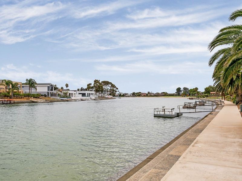 2 Martinique Court, West Lakes SA 5021