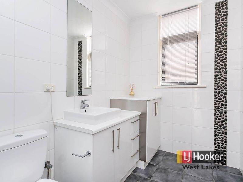 1/2 Rockingham Street, West Beach SA 5024