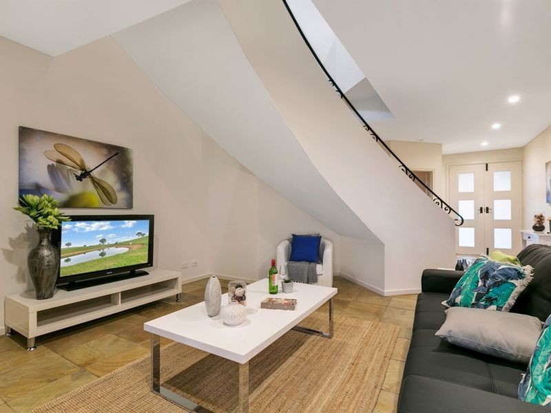 12 Gulf Point Drive, North Haven SA 5018