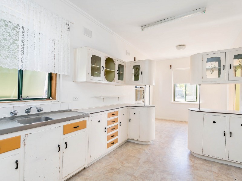 11 Peterhead Street, Largs Bay SA 5016