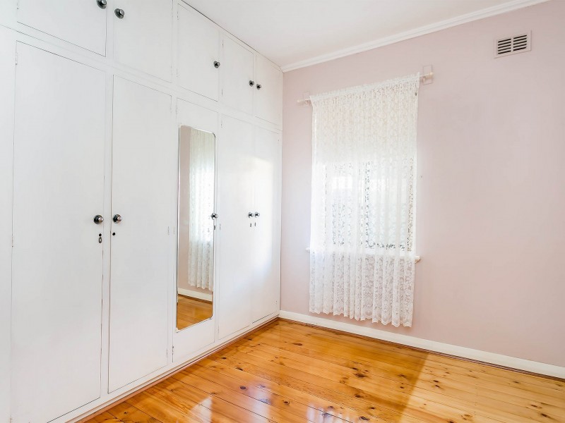 11 Peterhead Street, Largs Bay SA 5016