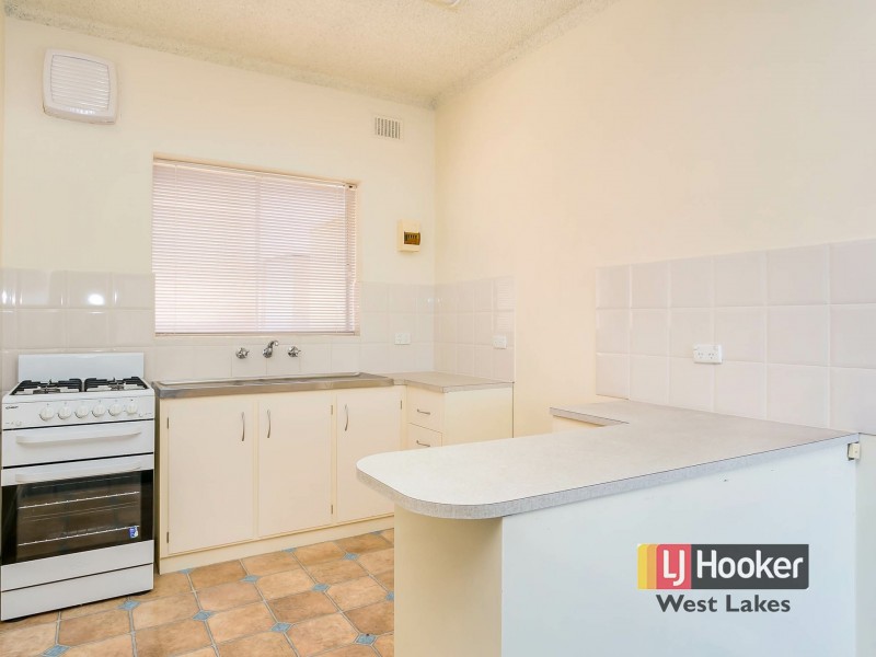 4/33 North Esplanade, Glenelg North SA 5045