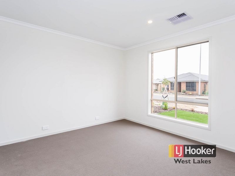 16 Columbus Street, Seaford Meadows SA 5169