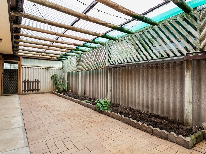 1/4 Lancaster Drive, North Haven SA 5018