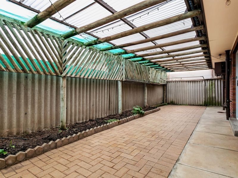 1/4 Lancaster Drive, North Haven SA 5018