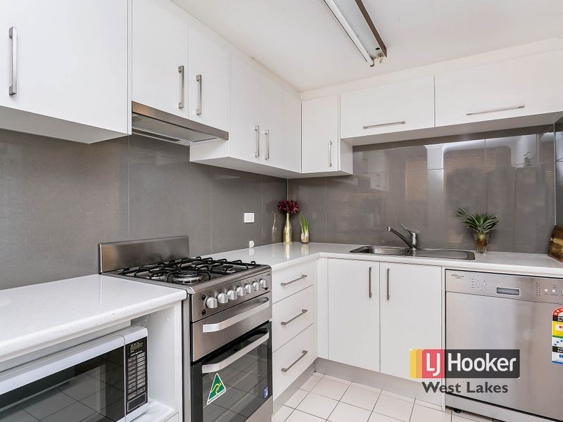 9/3 Mooloola Way, West Lakes Shore SA 5020