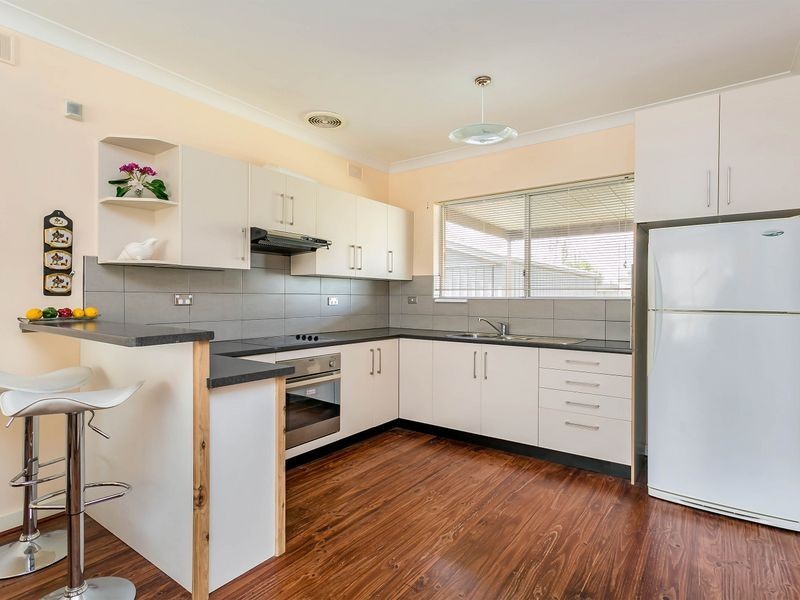 1 Gregory Cresent, Seaton SA 5023