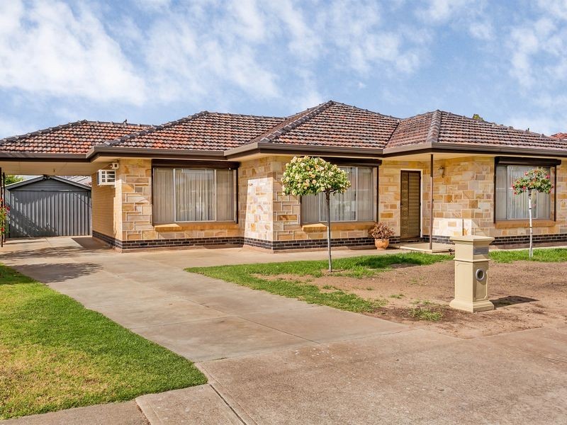 1 Gregory Cresent, Seaton SA 5023