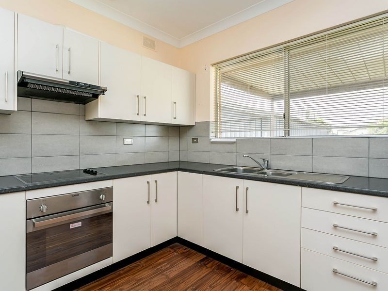 1 Gregory Cresent, Seaton SA 5023