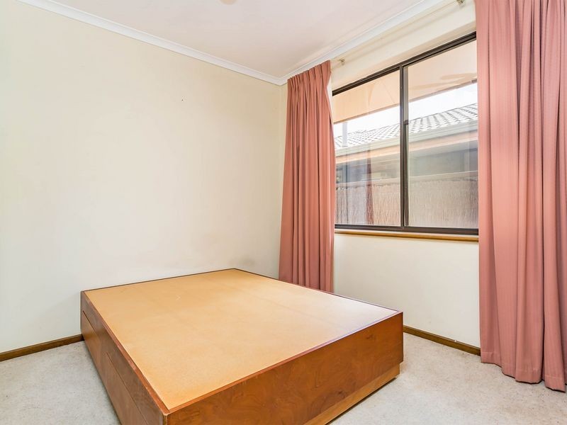 8 Settlers Drive, West Lakes SA 5021