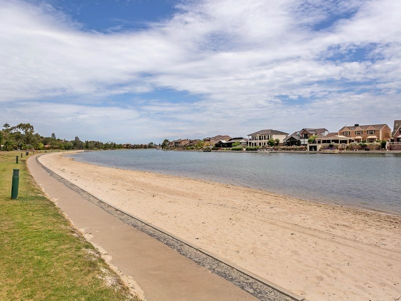 8 Settlers Drive, West Lakes SA 5021