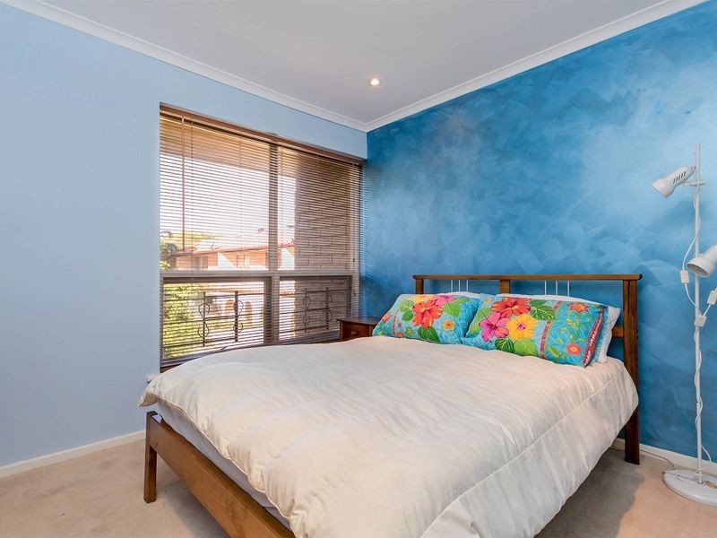 3 Mooloola Way, West Lakes Shore SA 5020
