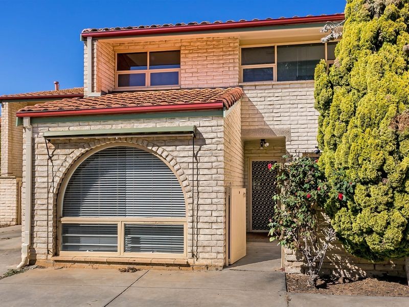 3 Mooloola Way, West Lakes Shore SA 5020